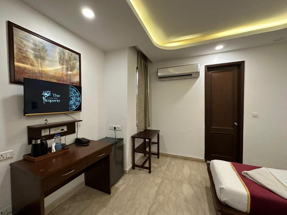 Hotel The Imperio Ню Делхи Екстериор снимка