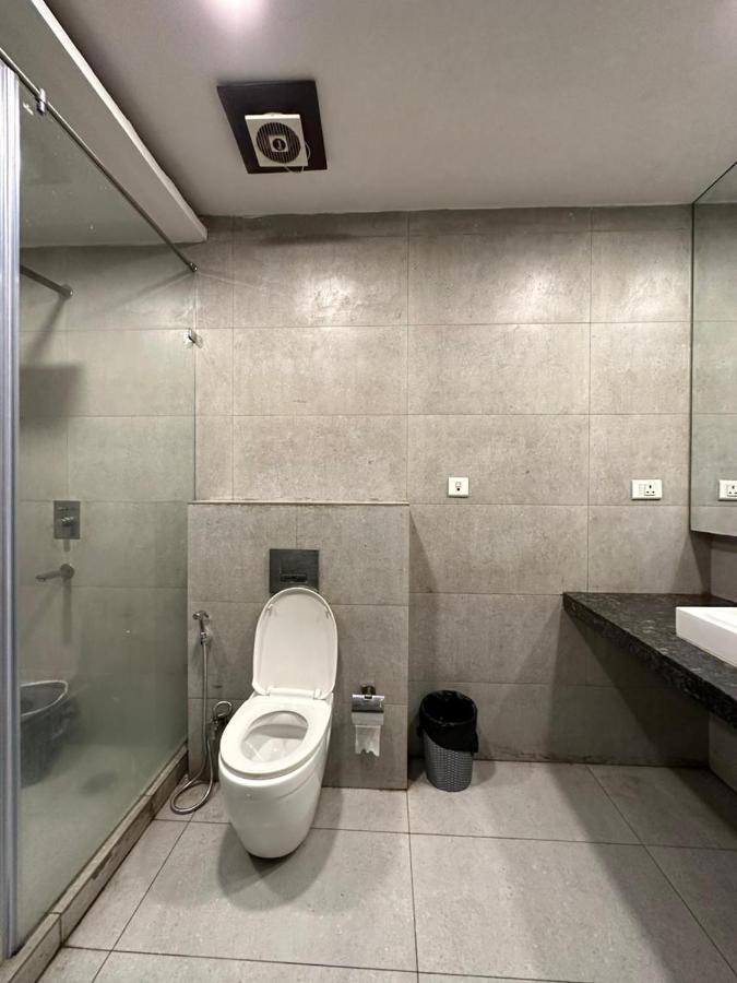 Hotel The Imperio Ню Делхи Екстериор снимка